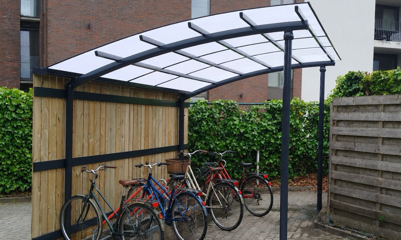 BOzARC fietsenstalling met achterwand in hout